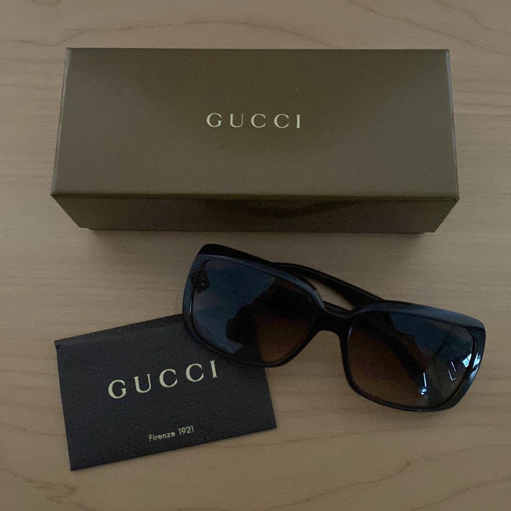 Vintage Gucci Sunglasses (come with box)